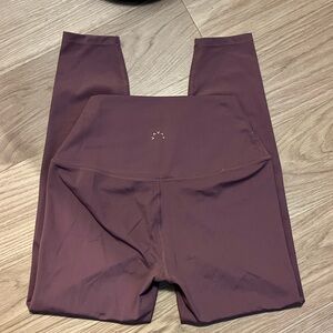 Varley Women's High Rise Leggings in Antler color. Size M 25’ inseam